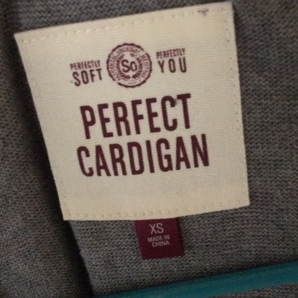 NEVER WORN old style grey cardigan - Picture 3 of 6